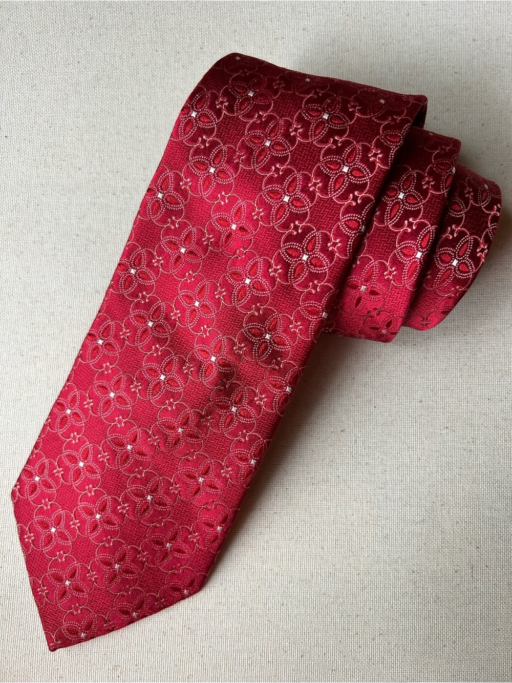 Vintage VALENTINO Men's Designer Silk Red Geometric Print 3.5" Tie- 60” Length